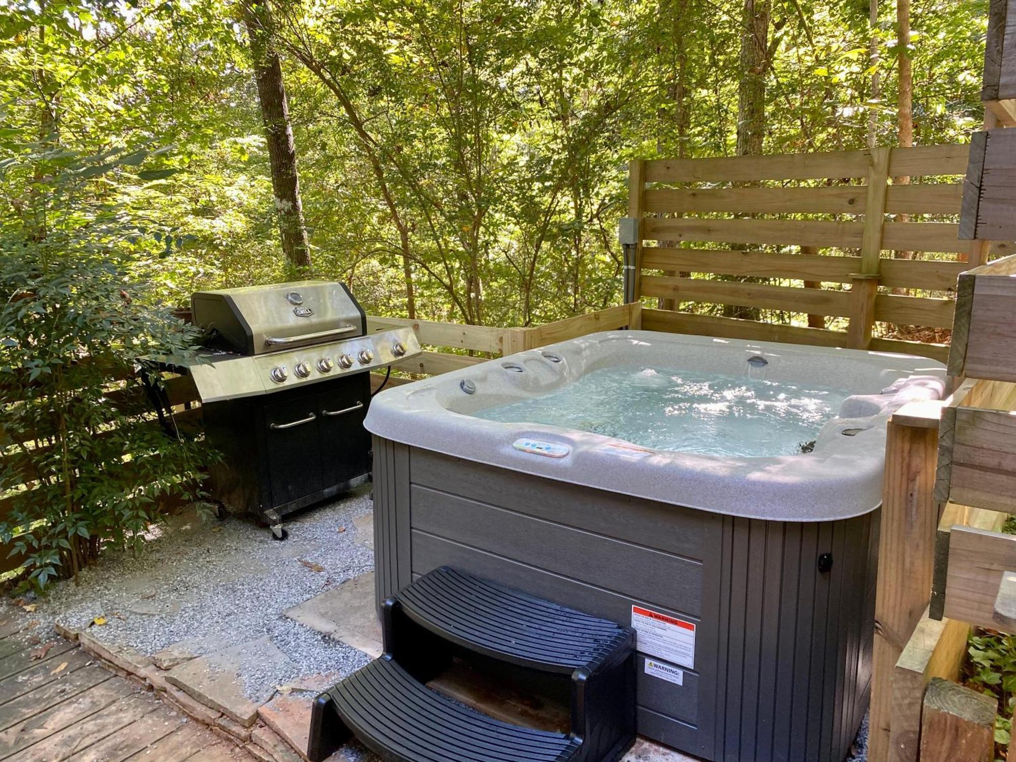 Convenient Cottage-Hot Tub, 4 Minutes To Dahlonega Kültér fotó