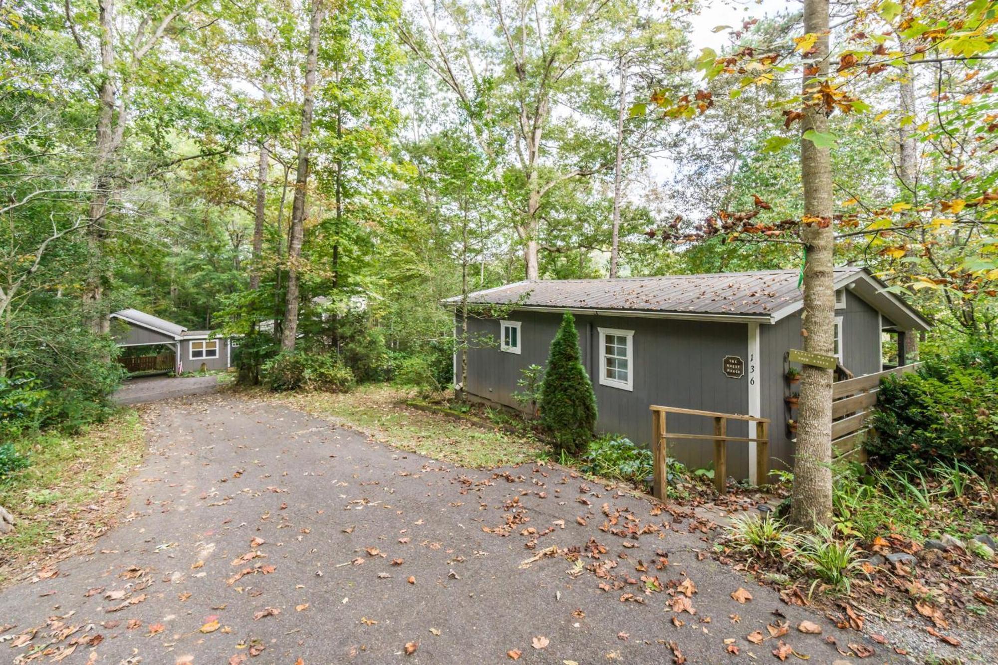 Convenient Cottage-Hot Tub, 4 Minutes To Dahlonega Kültér fotó